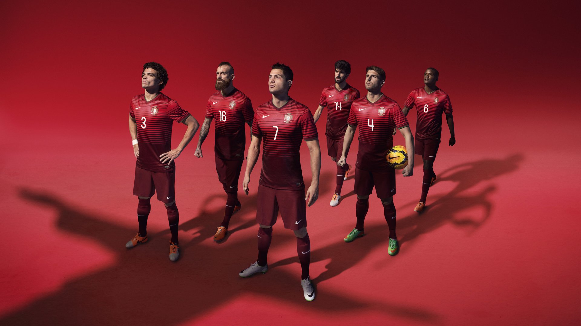 世界杯场外安保升级 球迷进场安检时间提前预警